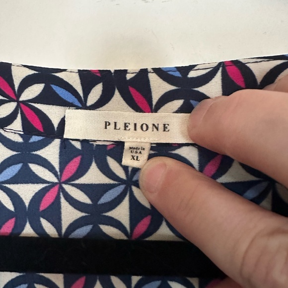 Pleione Cap Sleeve Blouse - Picture 4 of 5